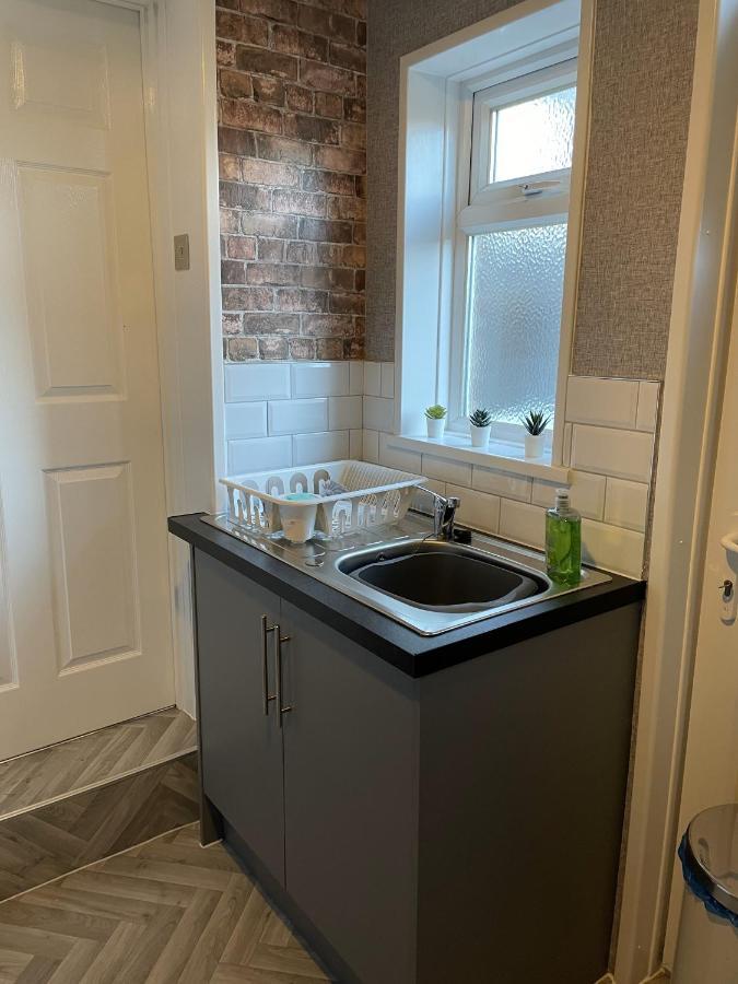 Howe - Newly Refurbished 2 Bedroom Flat Free Parking Gateshead Exterior photo
